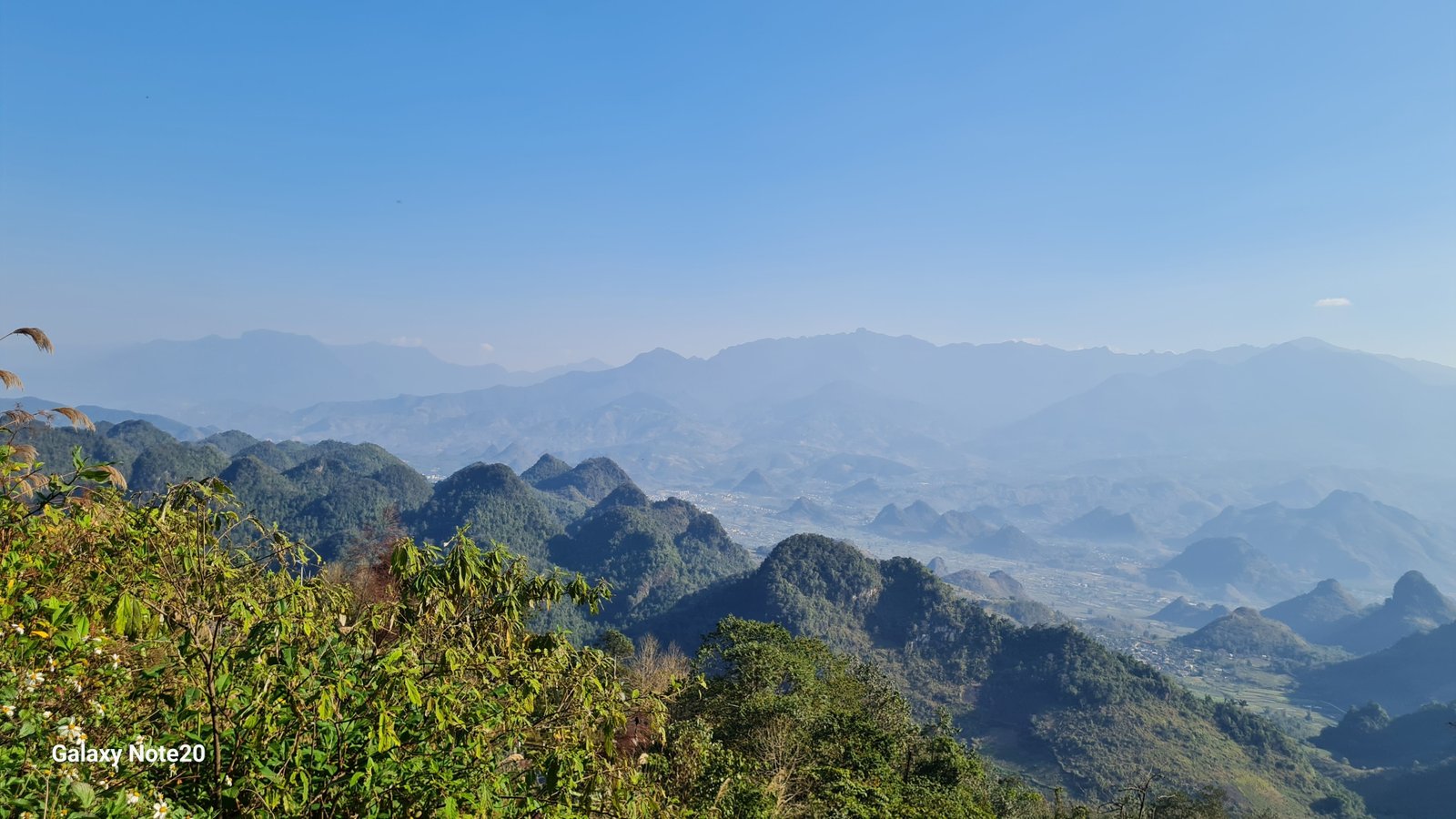 7-Day Northwest Vietnam Cycling Tour: Lai Chau to Moc Chau Adventure